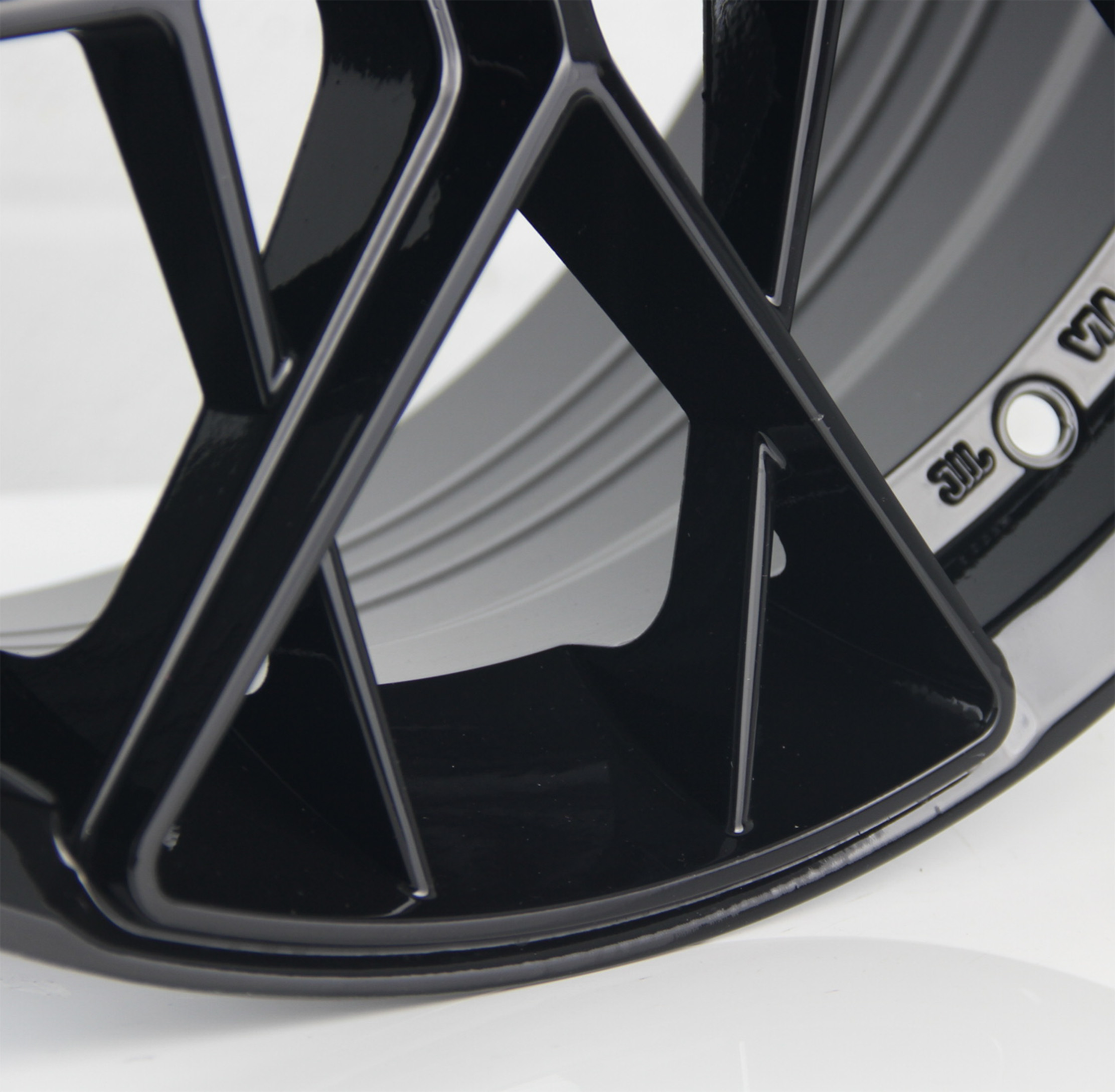 NS2-GLOSS-BLACK-RIMS-1 NS2-GLOSS-BLACK-RIMS-1