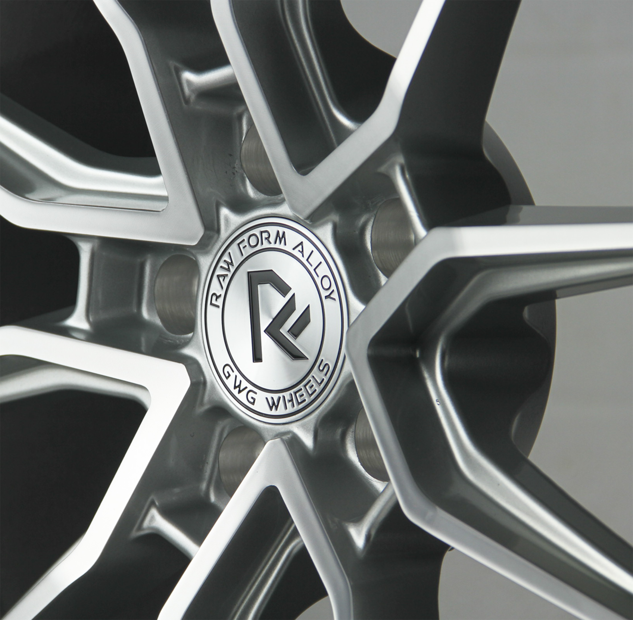 RF4 19×8.5 Hyper Silver Machined Face Rim – GWG Wheels